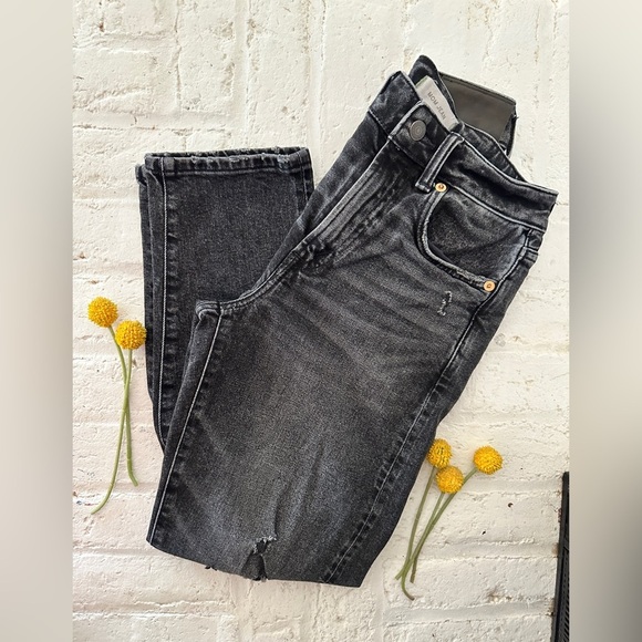 AE77 American Eagle Grey Distressed Jeans Size 2 - Picture 1 of 6